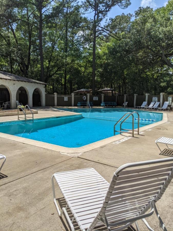 Hhi Homes- Newly Renovated Cozy Modern Pet-Friendly Villa-Ideal Location Хилтън Хед Айлънд Екстериор снимка