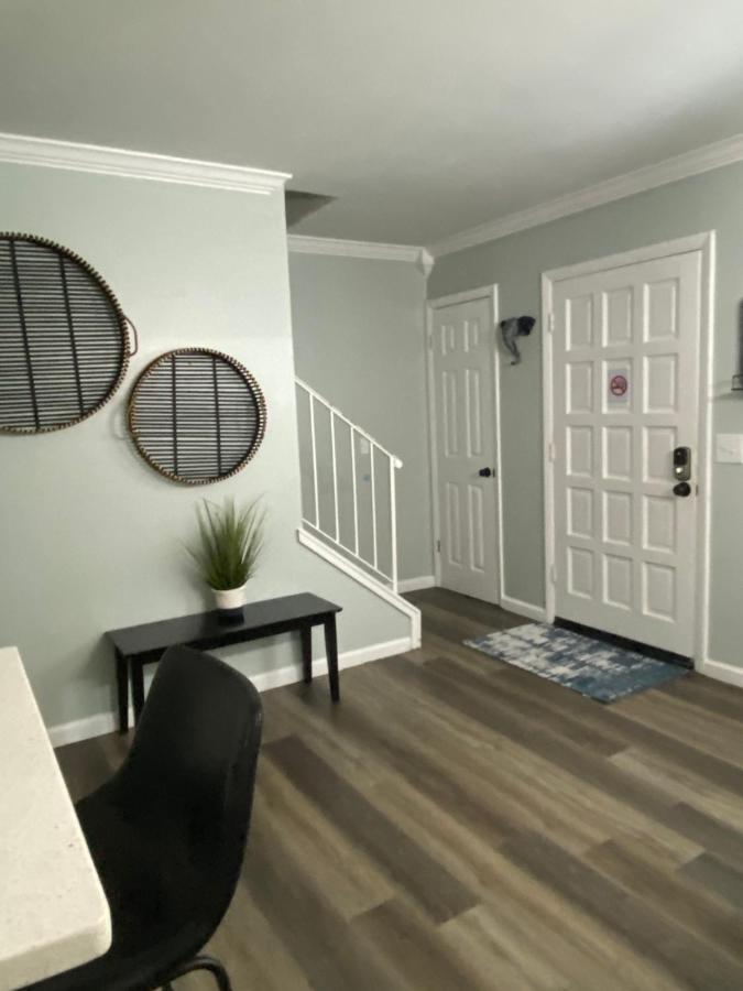 Hhi Homes- Newly Renovated Cozy Modern Pet-Friendly Villa-Ideal Location Хилтън Хед Айлънд Екстериор снимка