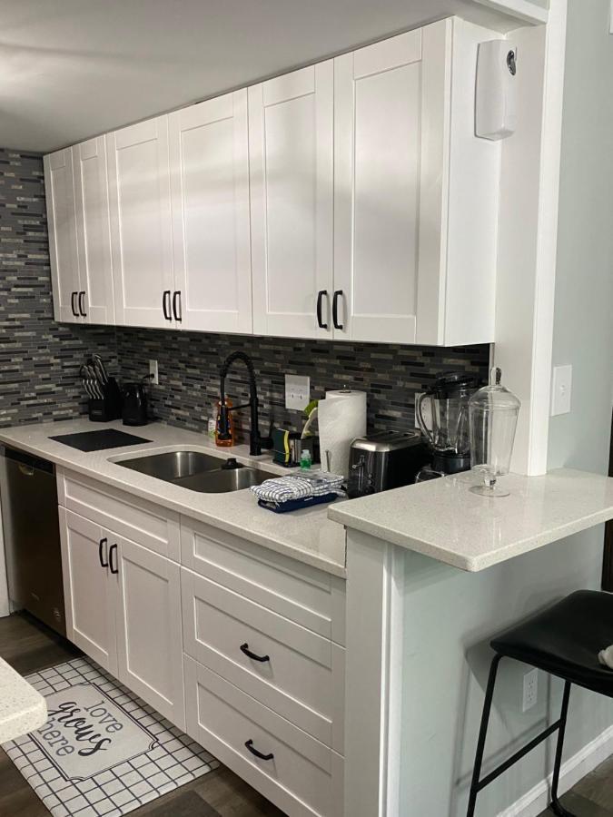 Hhi Homes- Newly Renovated Cozy Modern Pet-Friendly Villa-Ideal Location Хилтън Хед Айлънд Екстериор снимка