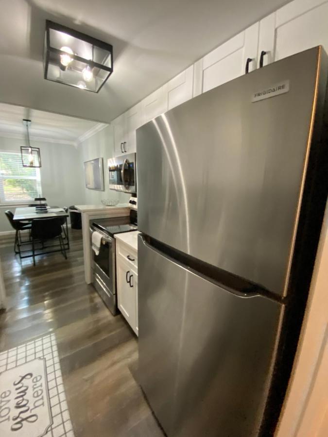 Hhi Homes- Newly Renovated Cozy Modern Pet-Friendly Villa-Ideal Location Хилтън Хед Айлънд Екстериор снимка