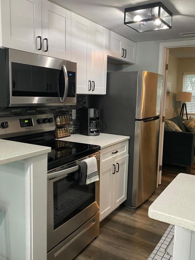 Hhi Homes- Newly Renovated Cozy Modern Pet-Friendly Villa-Ideal Location Хилтън Хед Айлънд Екстериор снимка