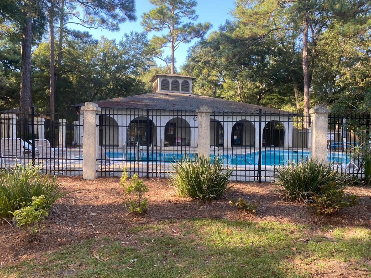Hhi Homes- Newly Renovated Cozy Modern Pet-Friendly Villa-Ideal Location Хилтън Хед Айлънд Екстериор снимка