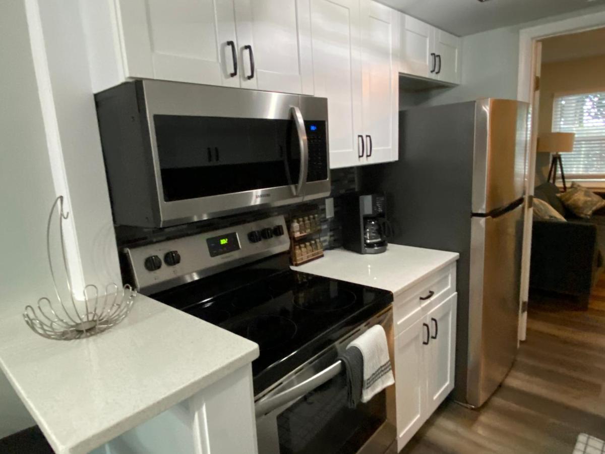 Hhi Homes- Newly Renovated Cozy Modern Pet-Friendly Villa-Ideal Location Хилтън Хед Айлънд Екстериор снимка