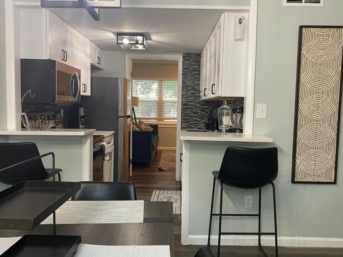 Hhi Homes- Newly Renovated Cozy Modern Pet-Friendly Villa-Ideal Location Хилтън Хед Айлънд Екстериор снимка