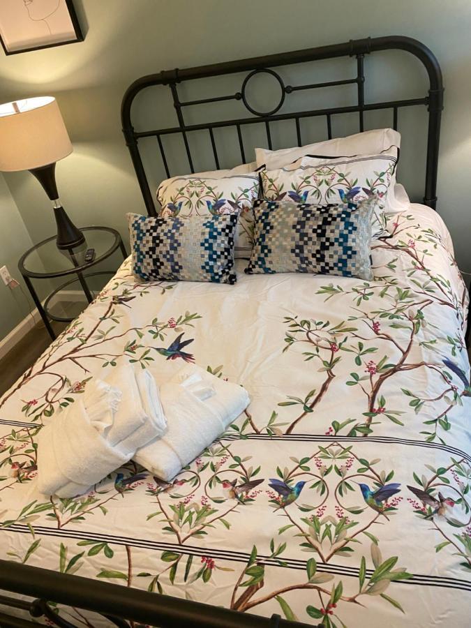 Hhi Homes- Newly Renovated Cozy Modern Pet-Friendly Villa-Ideal Location Хилтън Хед Айлънд Екстериор снимка