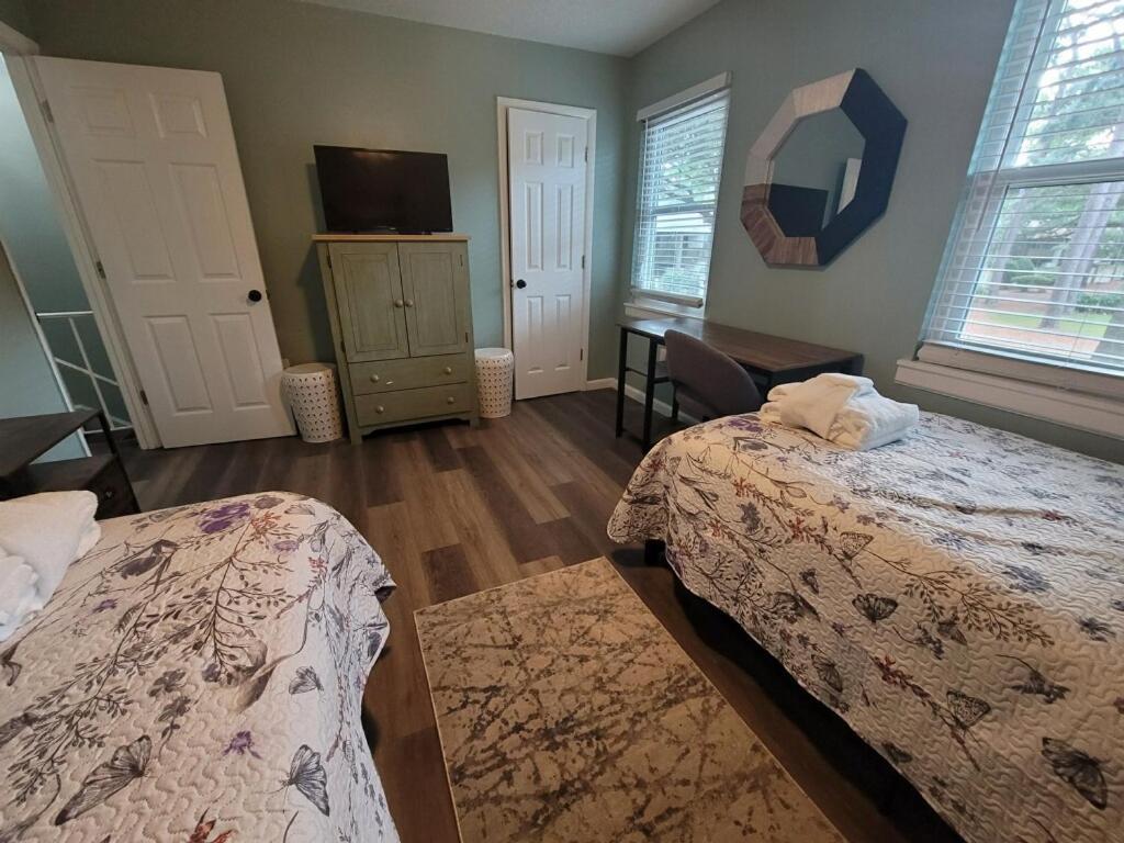 Hhi Homes- Newly Renovated Cozy Modern Pet-Friendly Villa-Ideal Location Хилтън Хед Айлънд Екстериор снимка