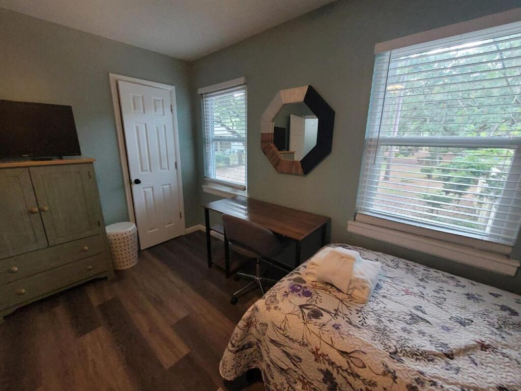 Hhi Homes- Newly Renovated Cozy Modern Pet-Friendly Villa-Ideal Location Хилтън Хед Айлънд Екстериор снимка